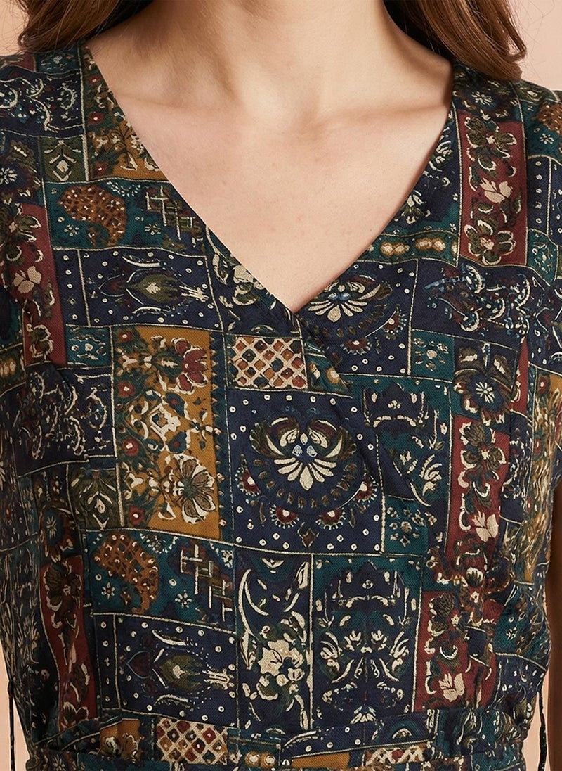 جلو باص جمبسوت نسائي بنقوش عرقية بياقة على شكل  بدون أكمام ورباط خصر بأسلوب فيوجن واسع - Image 5